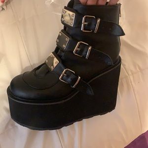 matte low trinity boots